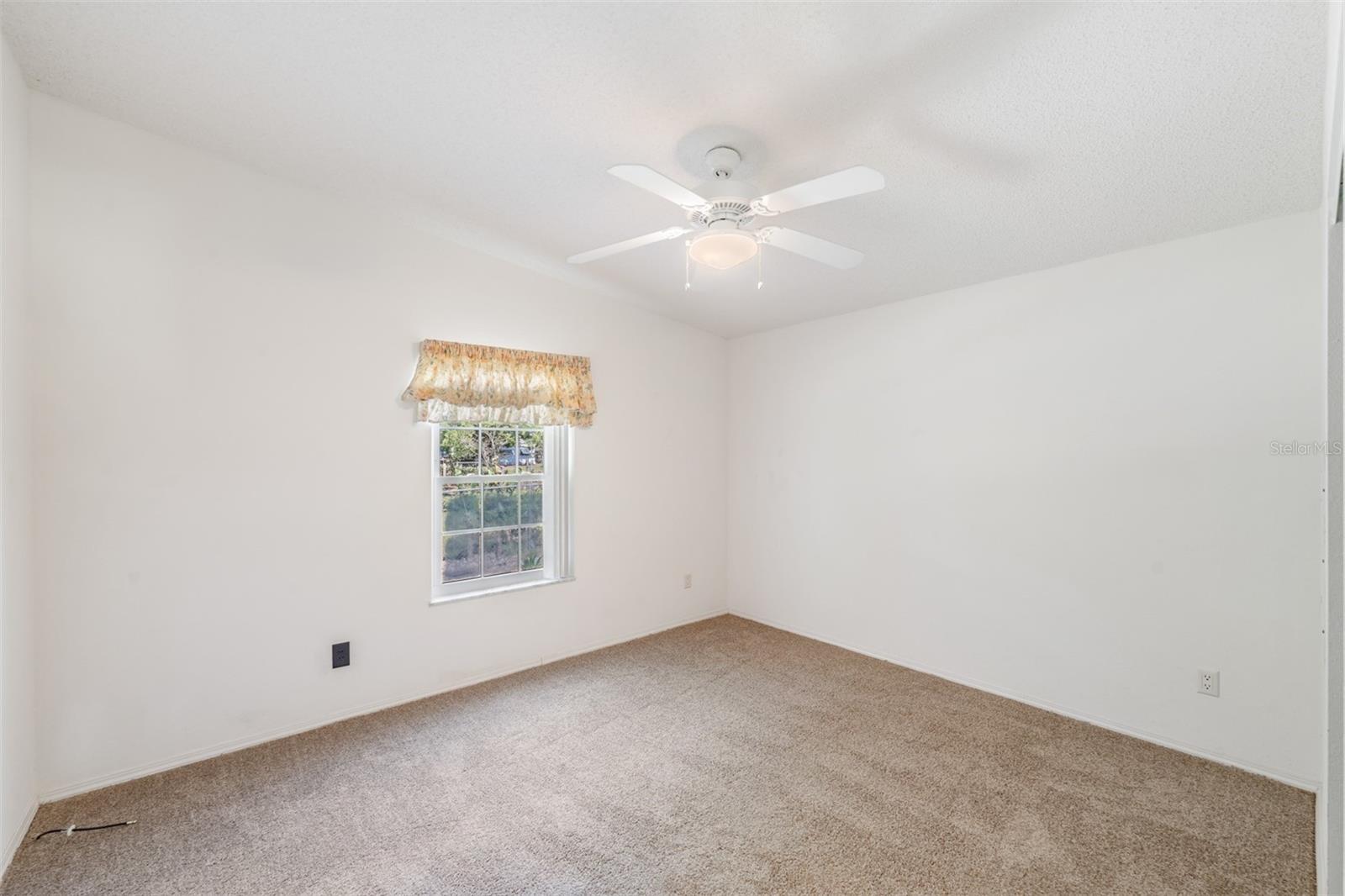 37422 NEUKOM AVE, ZEPHYRHILLS, FL, 33541