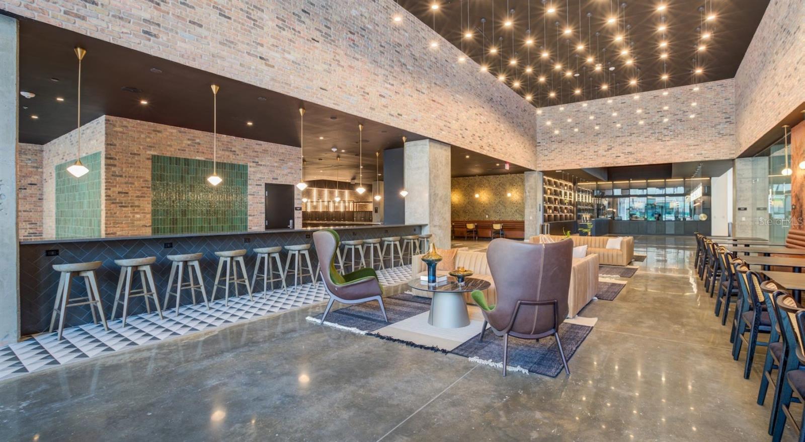 434 N ORANGE AVE, ORLANDO, FL, 32801