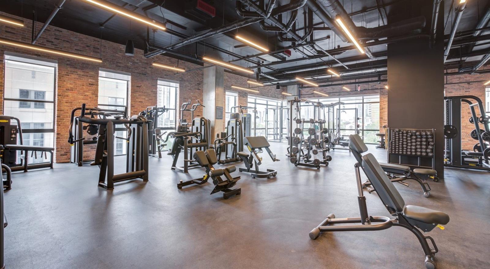 434 N ORANGE AVE, ORLANDO, FL, 32801