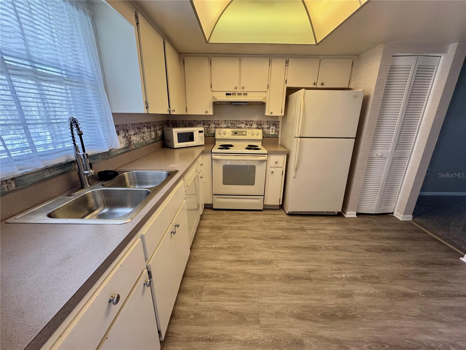 9851 113TH ST N #207, SEMINOLE, FL, 33778