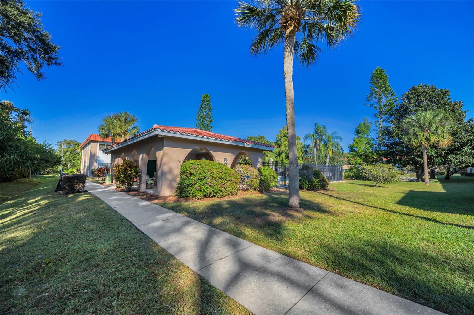 1750 BELLEAIR FOREST DR #A7, BELLEAIR, FL, 33756