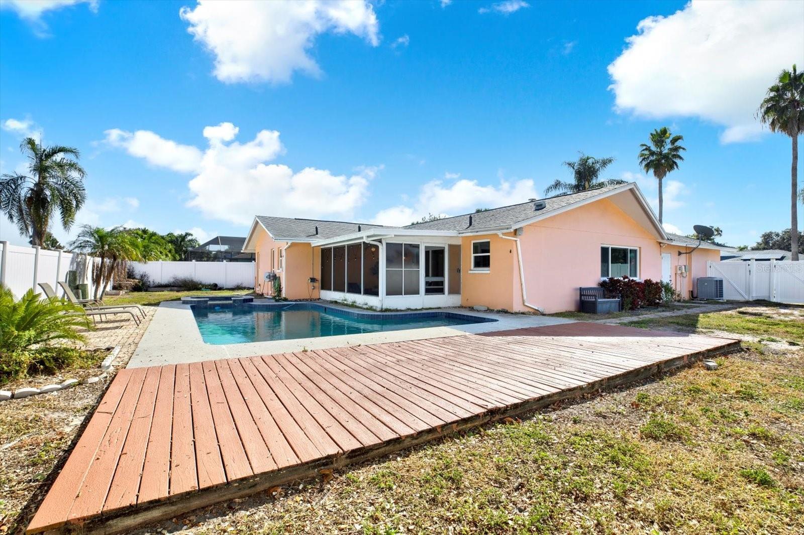 13697 SAN RAFAEL DR, LARGO, FL, 33774