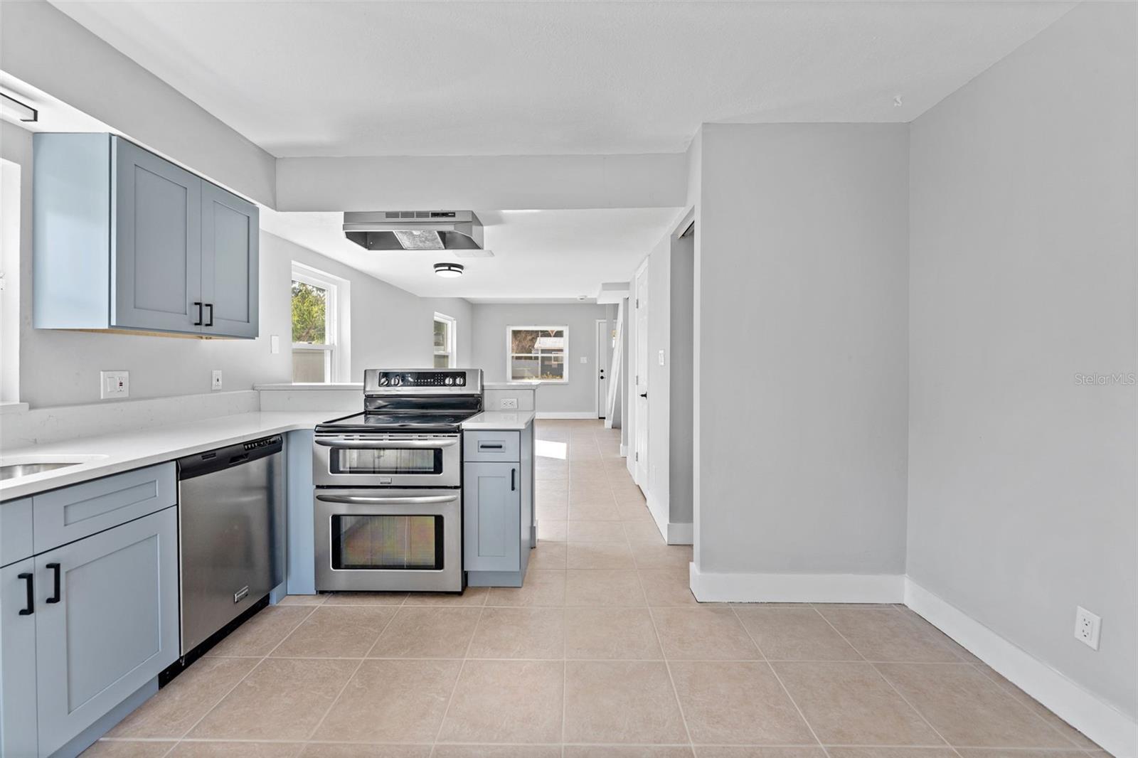 8737 N TANGERINE PL, TAMPA, FL, 33617