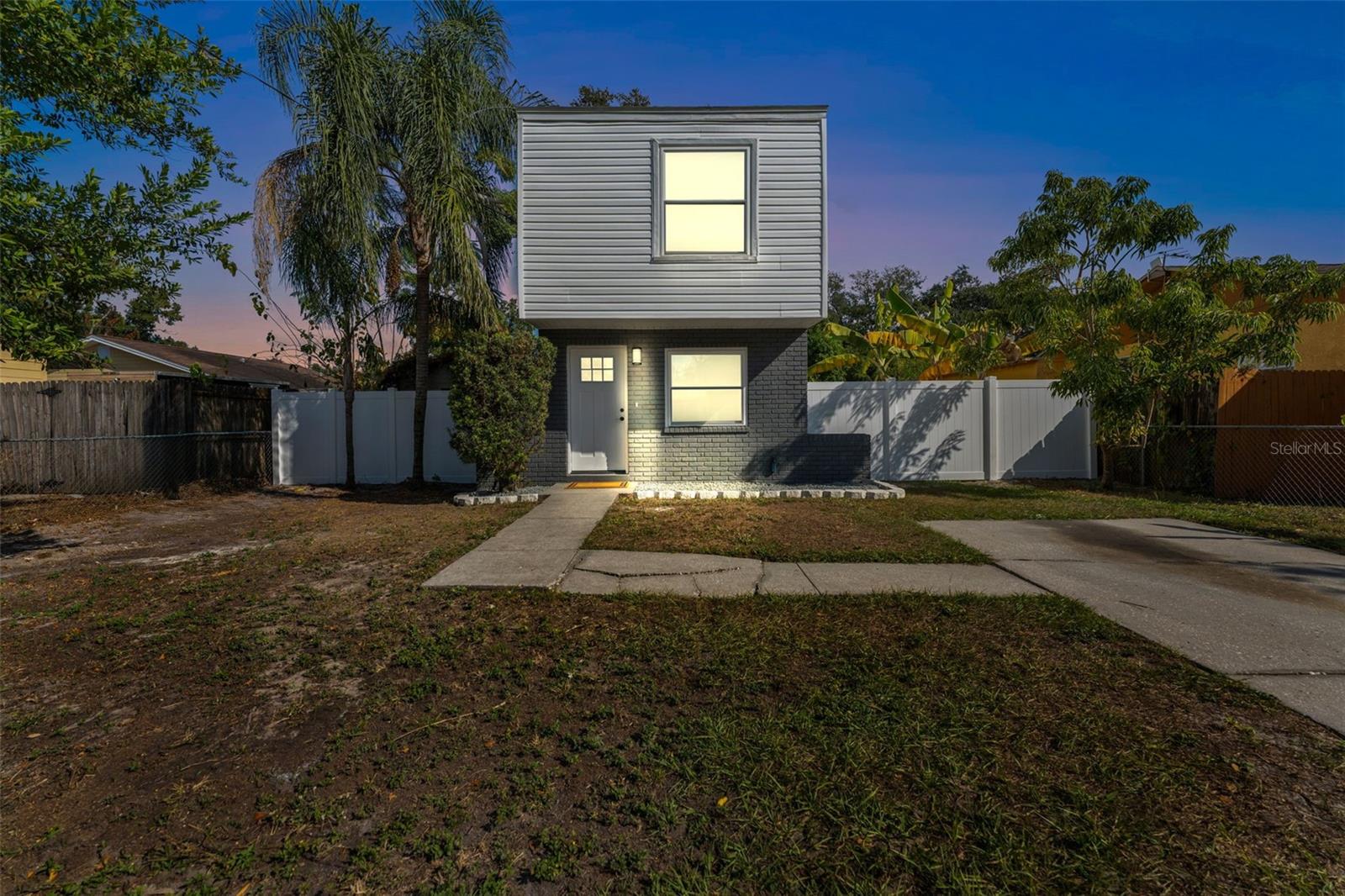 8737 N TANGERINE PL, TAMPA, FL, 33617