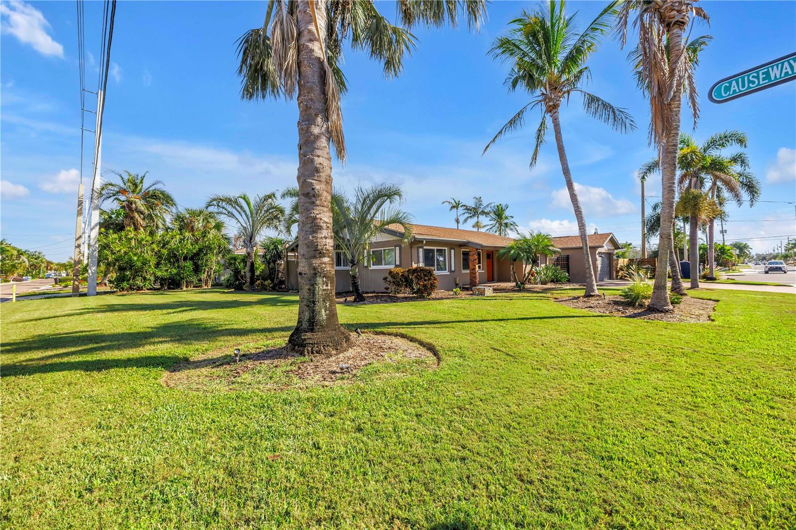 7898 CAUSEWAY BLVD N, ST PETERSBURG, FL, 33707