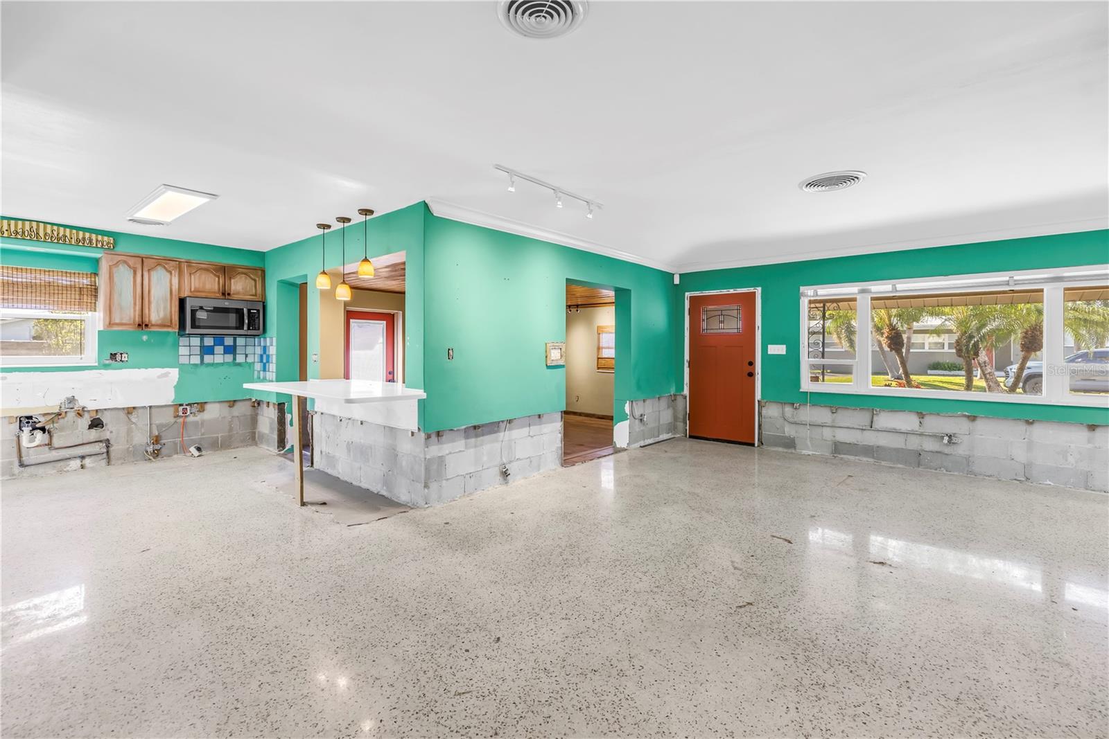 7898 CAUSEWAY BLVD N, ST PETERSBURG, FL, 33707