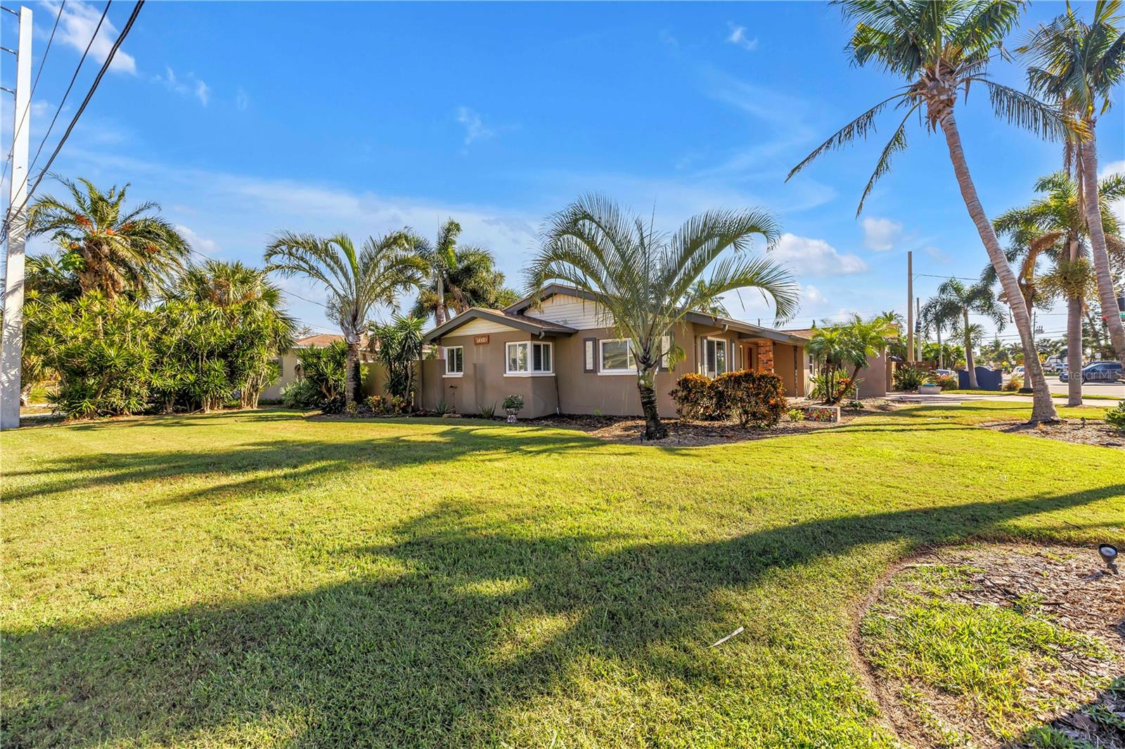 7898 CAUSEWAY BLVD N, ST PETERSBURG, FL, 33707