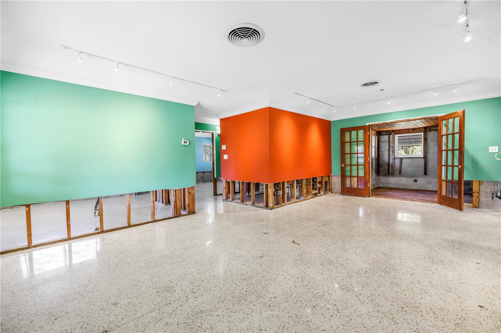 7898 CAUSEWAY BLVD N, ST PETERSBURG, FL, 33707