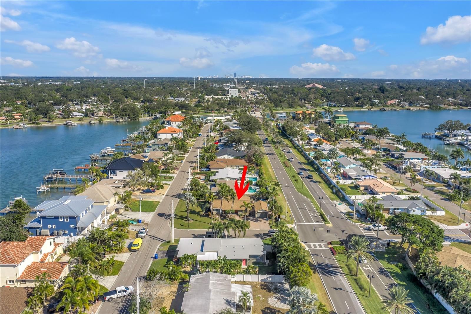 7898 CAUSEWAY BLVD N, ST PETERSBURG, FL, 33707