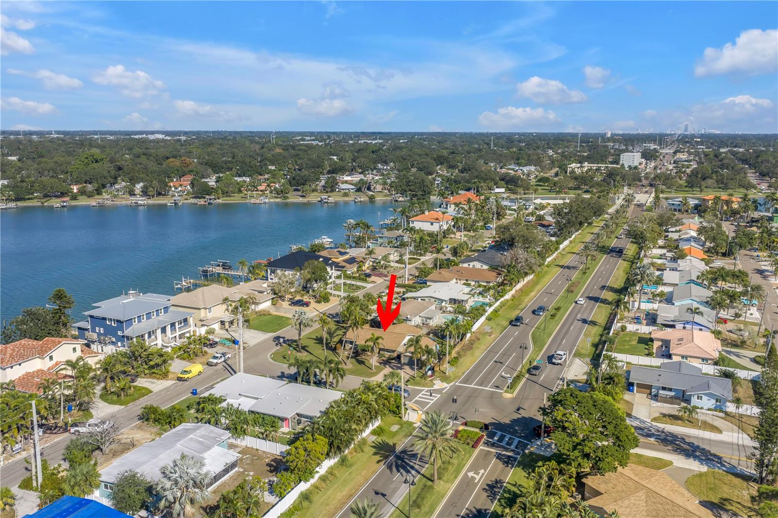 7898 CAUSEWAY BLVD N, ST PETERSBURG, FL, 33707