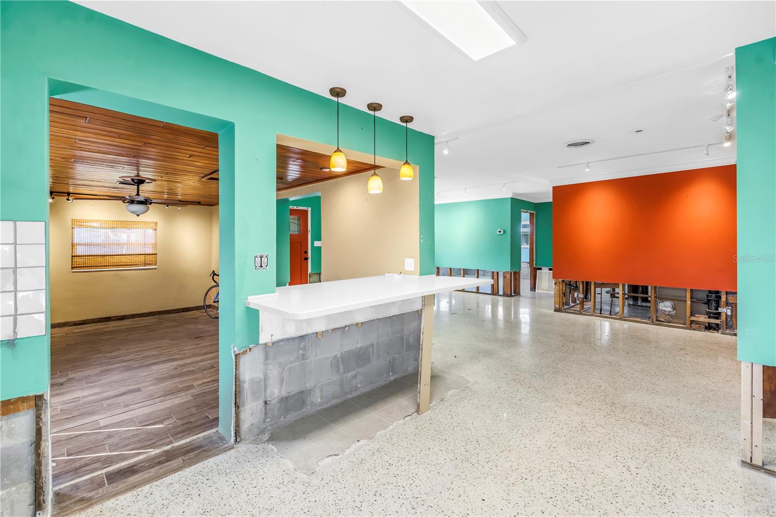 7898 CAUSEWAY BLVD N, ST PETERSBURG, FL, 33707