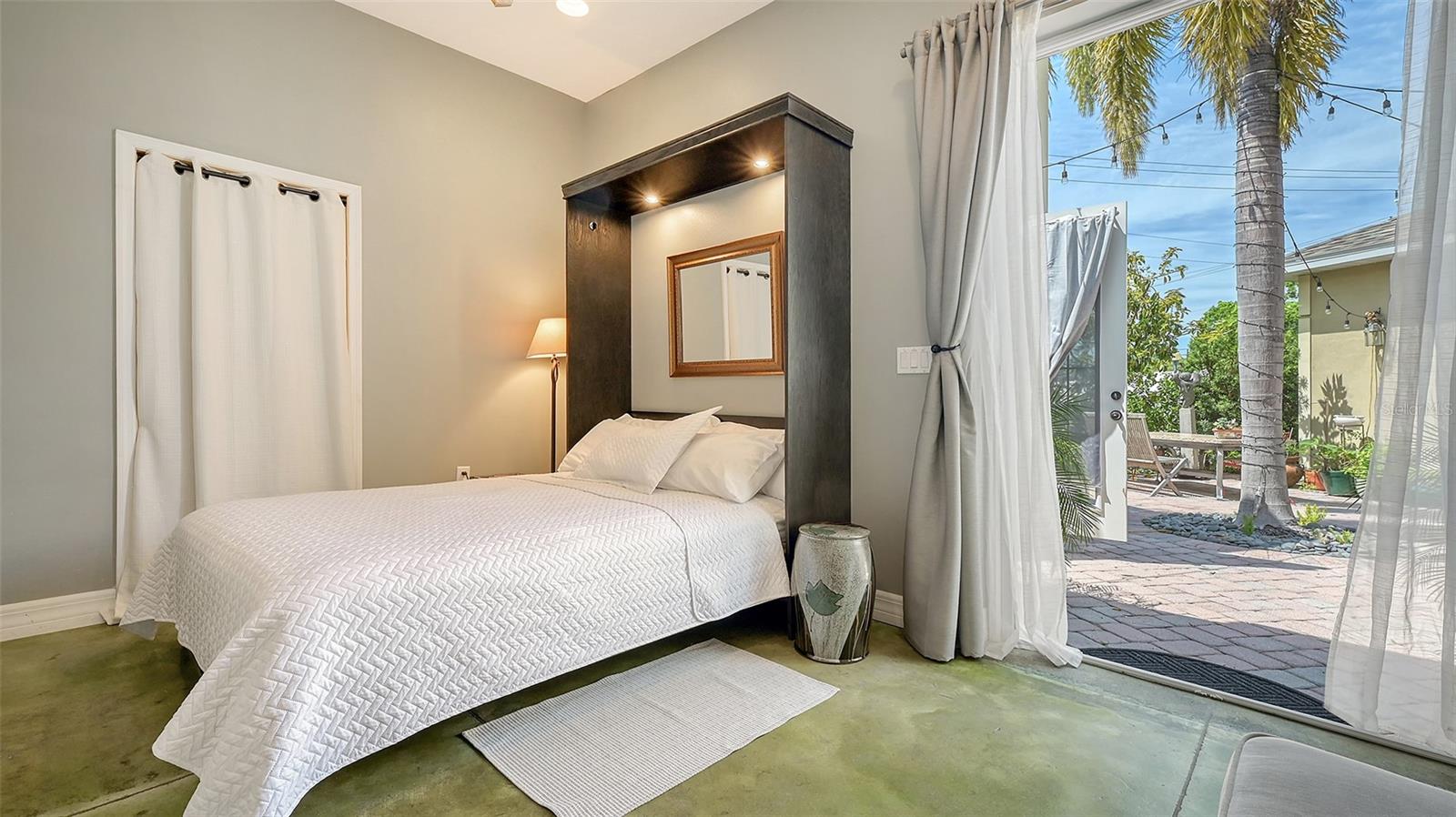 640 N OSPREY AVE, SARASOTA, FL, 34236