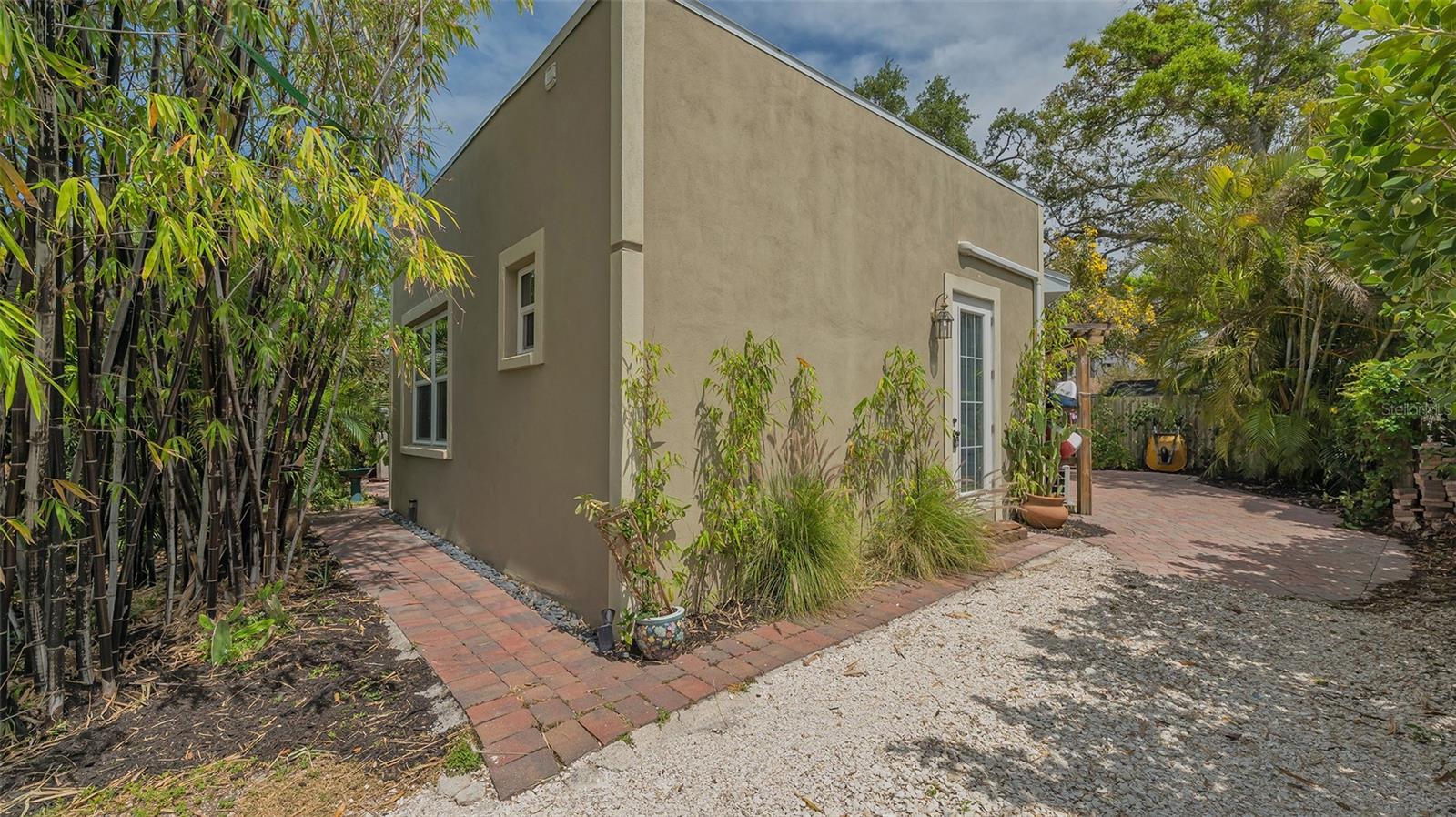 640 N OSPREY AVE, SARASOTA, FL, 34236