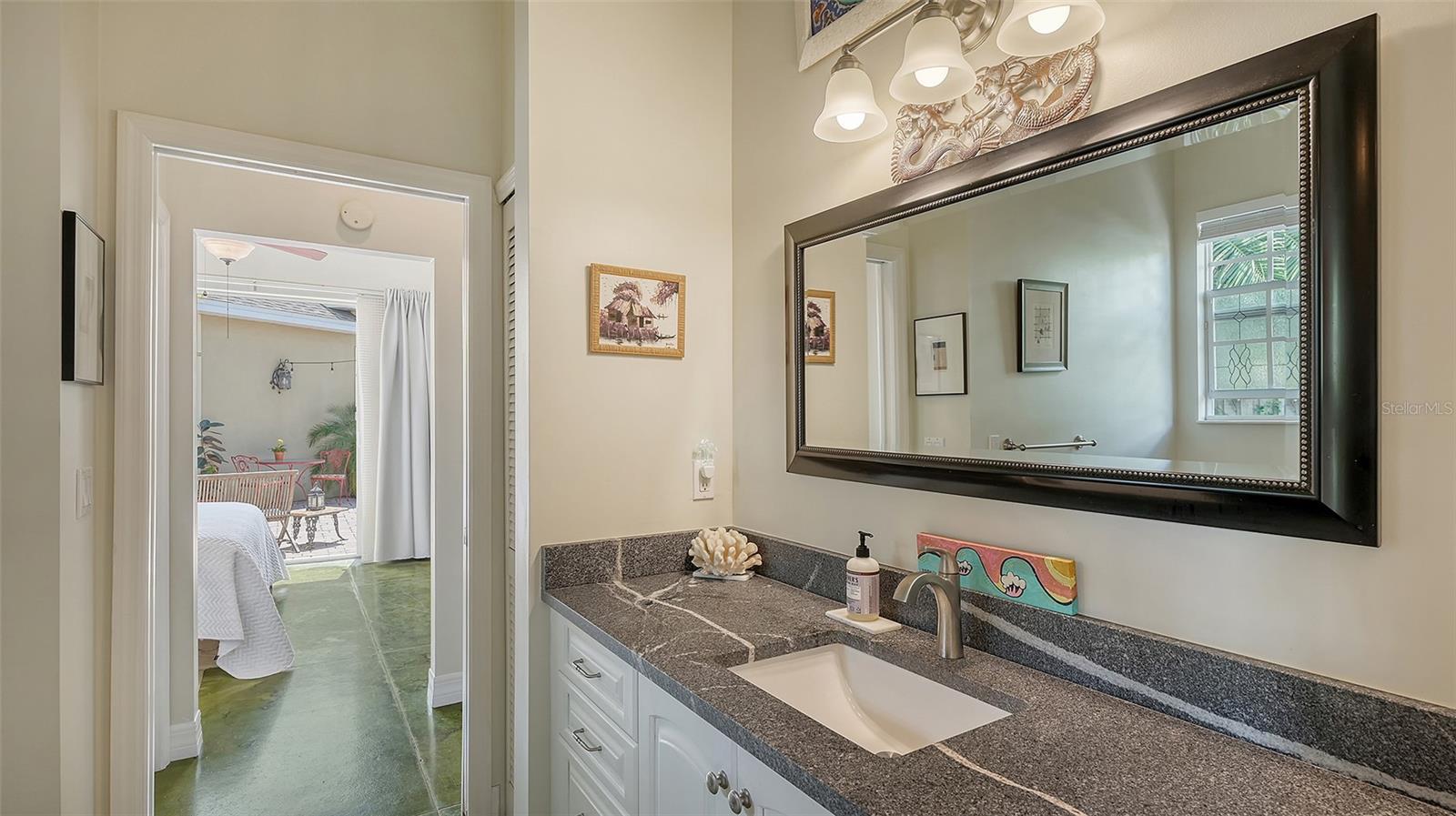 640 N OSPREY AVE, SARASOTA, FL, 34236