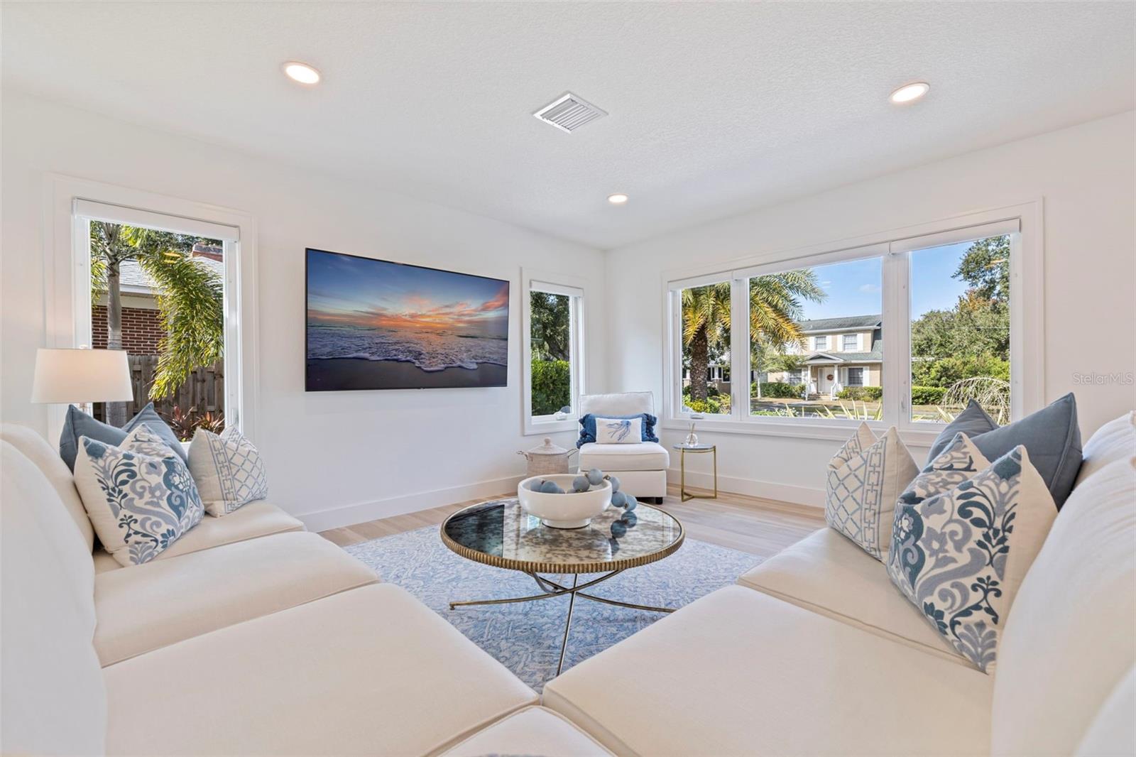 176 25TH AVE N, ST PETERSBURG, FL, 33704