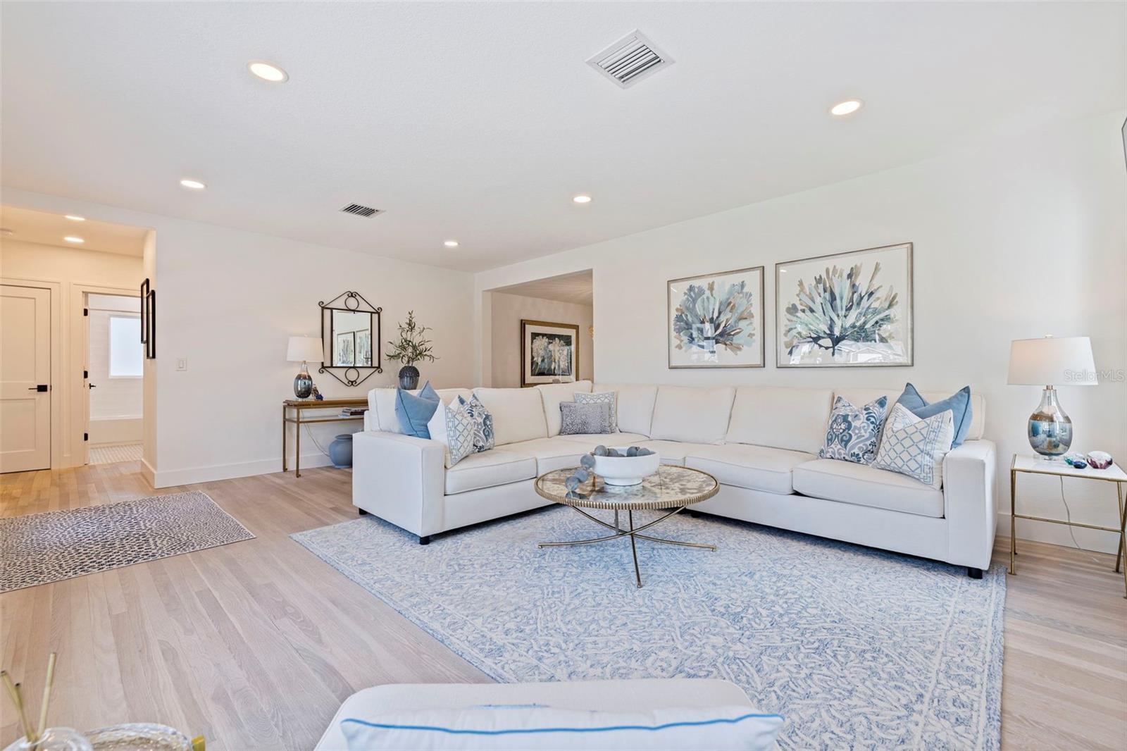 176 25TH AVE N, ST PETERSBURG, FL, 33704