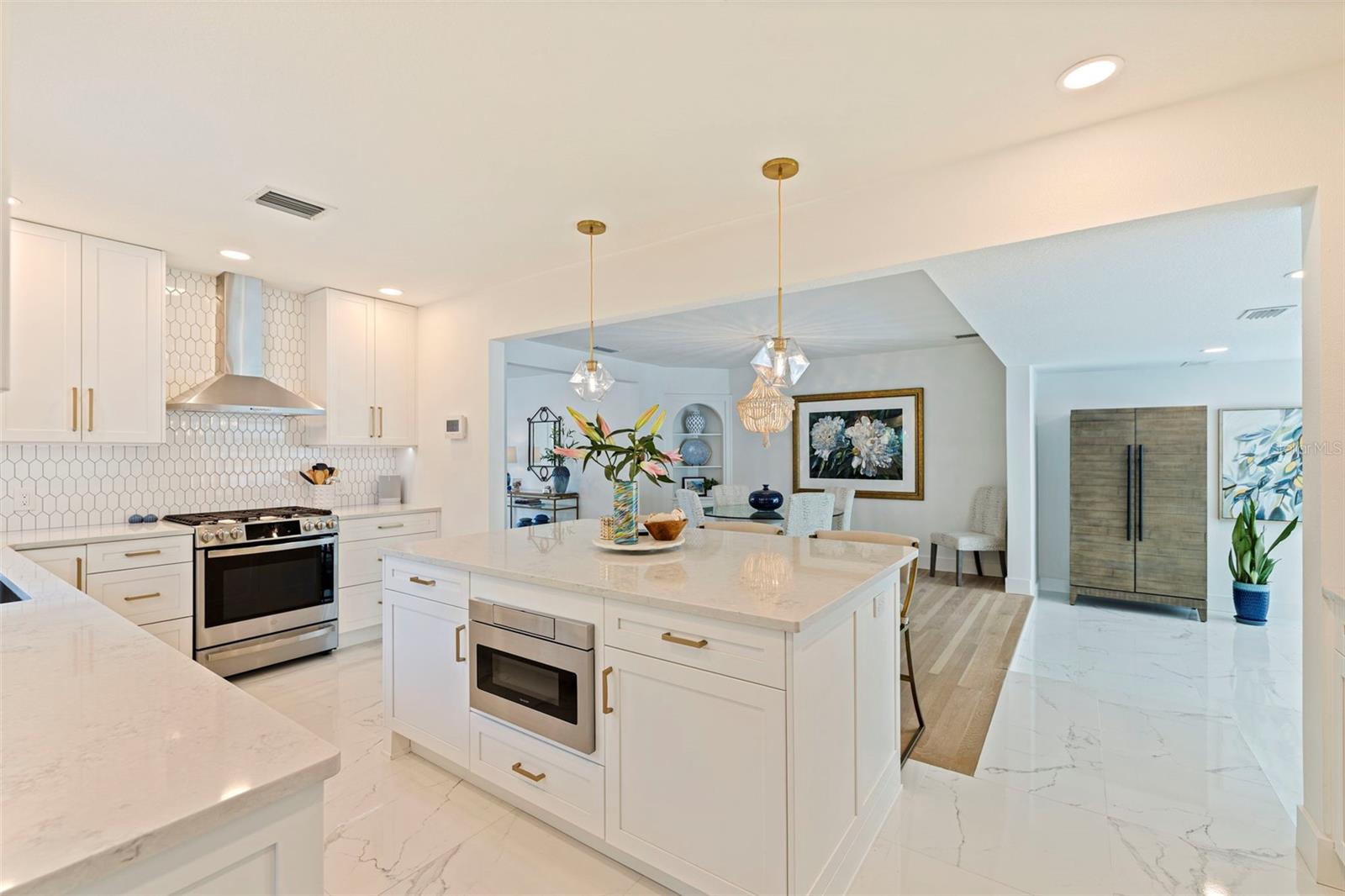 176 25TH AVE N, ST PETERSBURG, FL, 33704