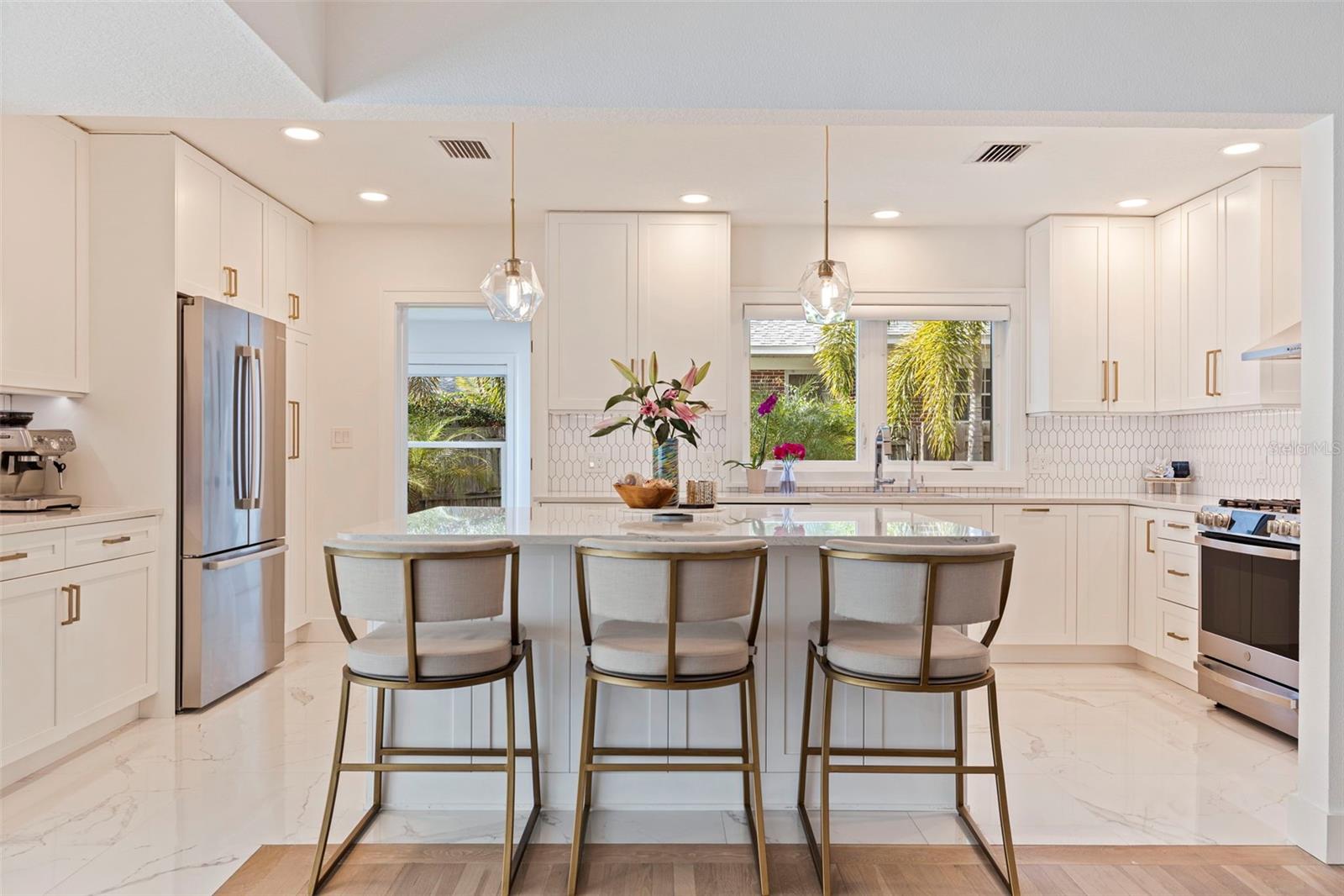 176 25TH AVE N, ST PETERSBURG, FL, 33704