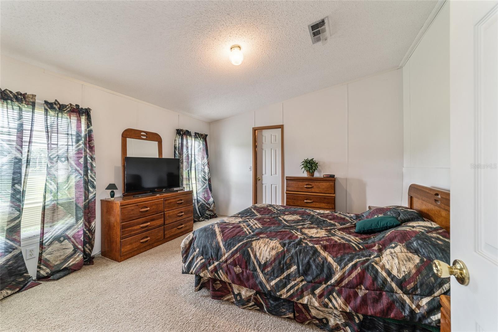 17176 N US HIGHWAY 441, REDDICK, FL, 32686