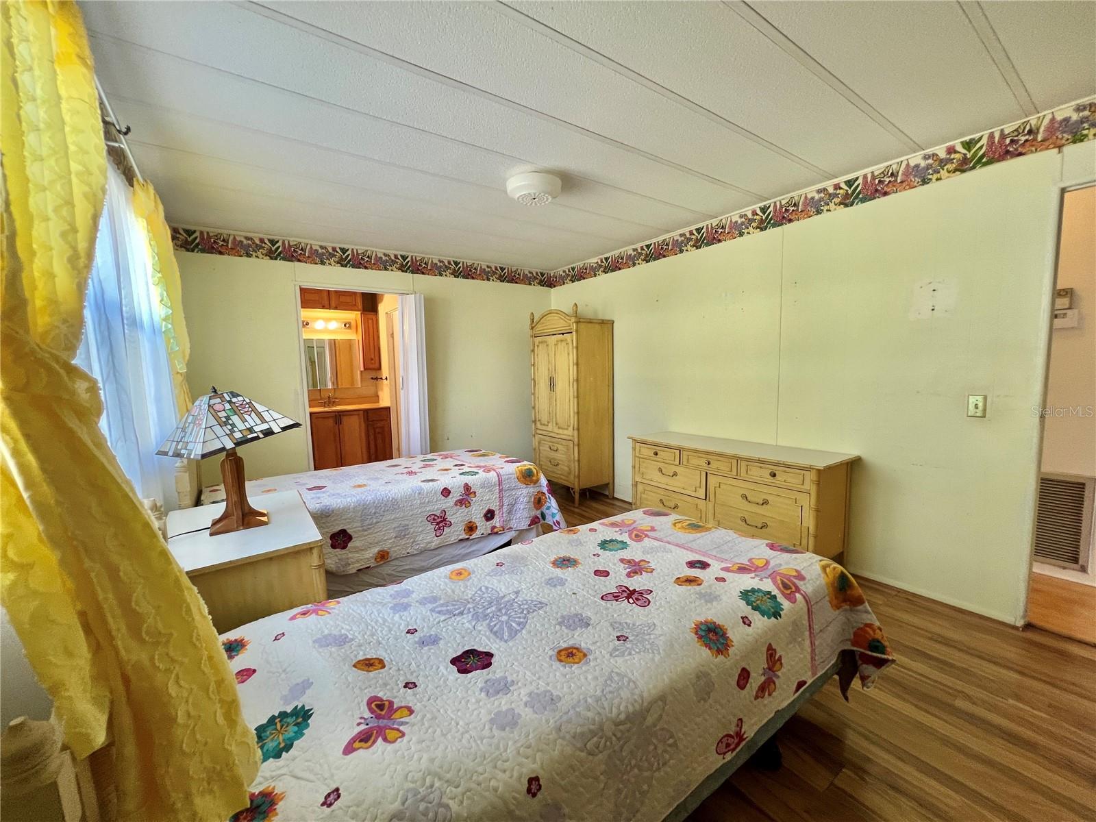 G5104618 Property Photo