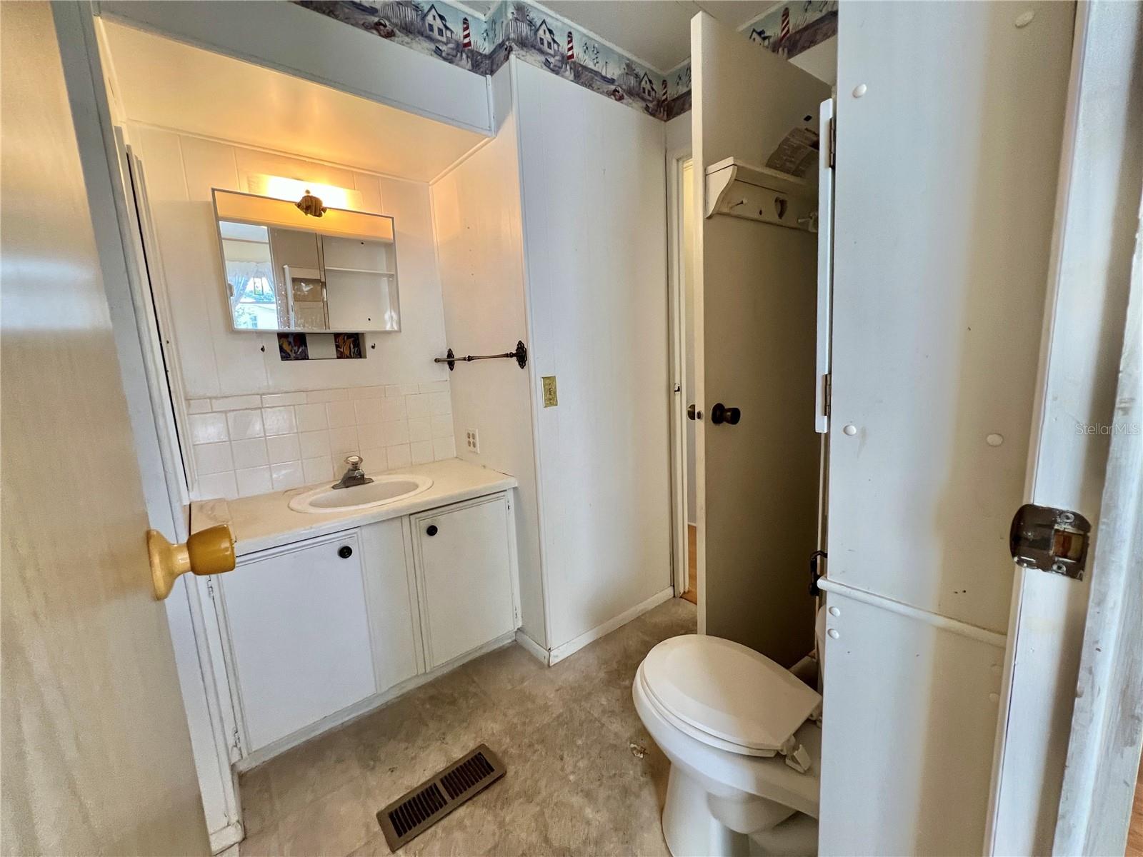 G5104618 Property Photo