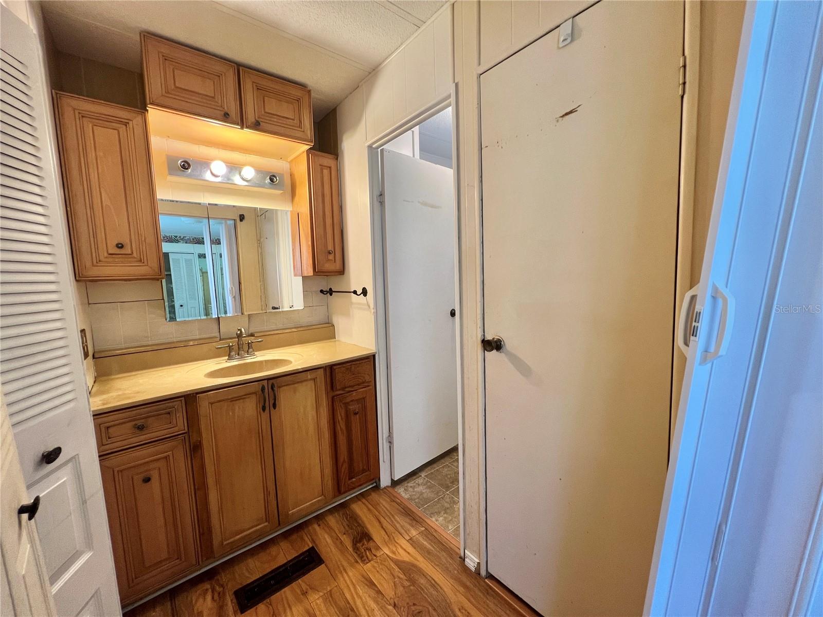 G5104618 Property Photo