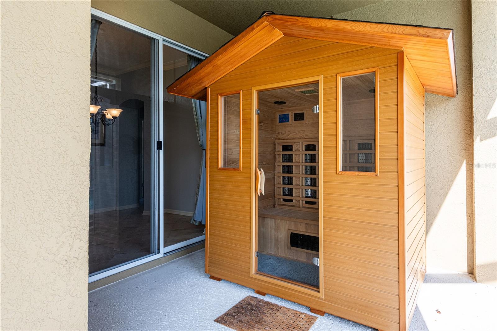 Sunray 4 person Sauna