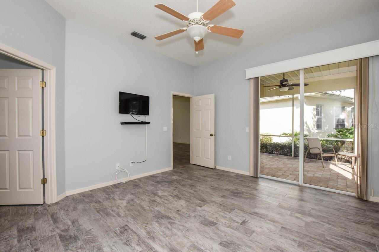 834 MONTROSE DR #9, VENICE, FL, 34293