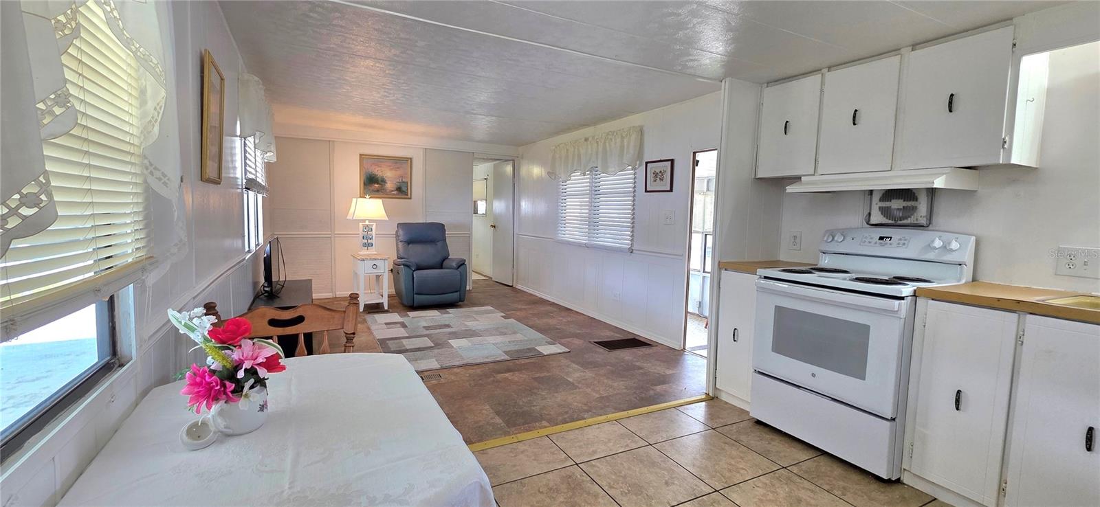 37137 LOIS AVE, ZEPHYRHILLS, FL, 33542