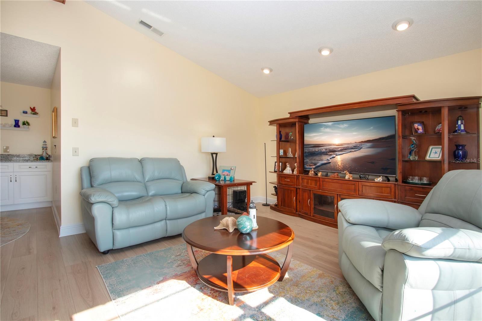 2016 E VIEW DR, SUN CITY CENTER, FL, 33573