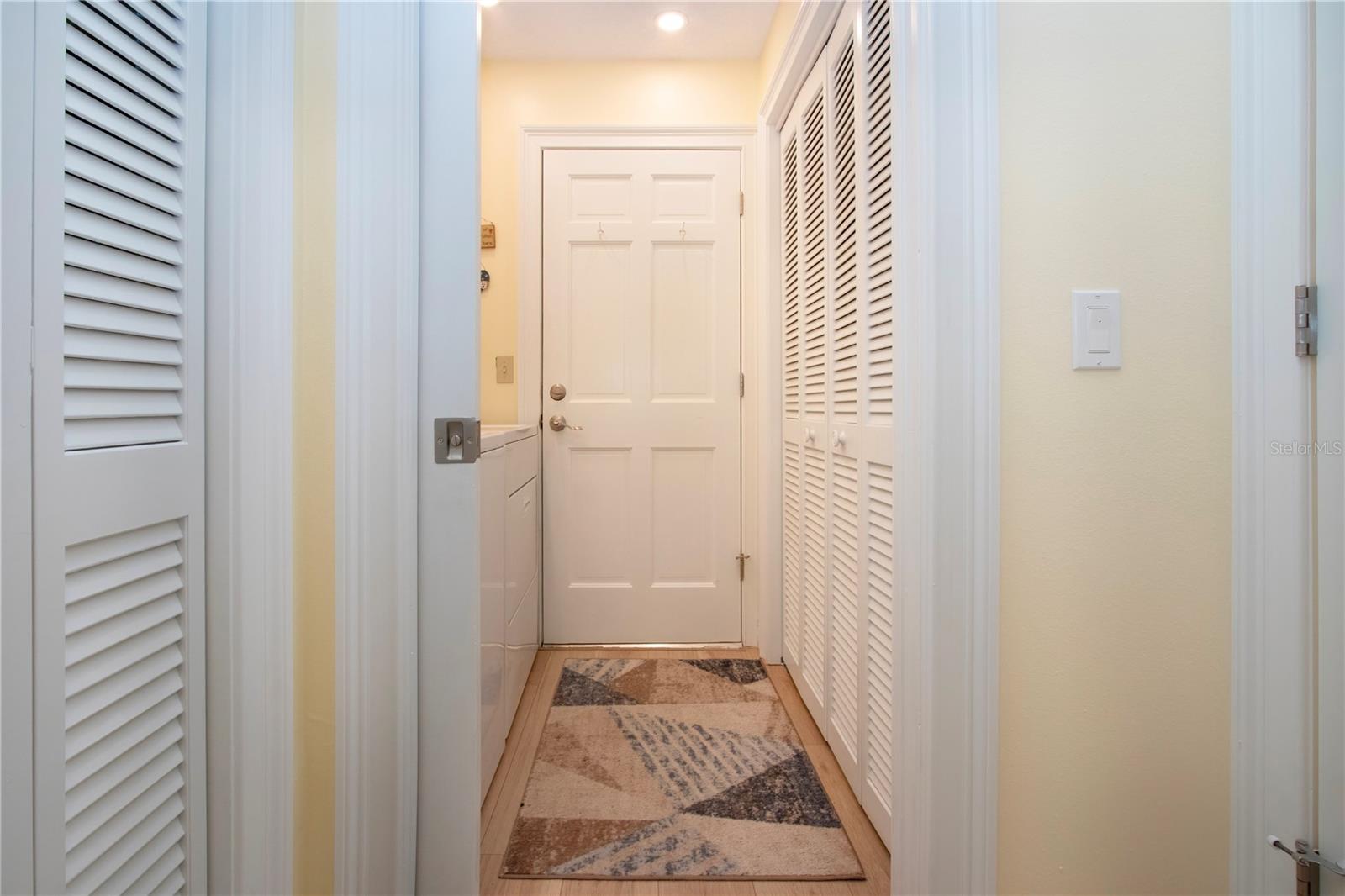 2016 E VIEW DR, SUN CITY CENTER, FL, 33573