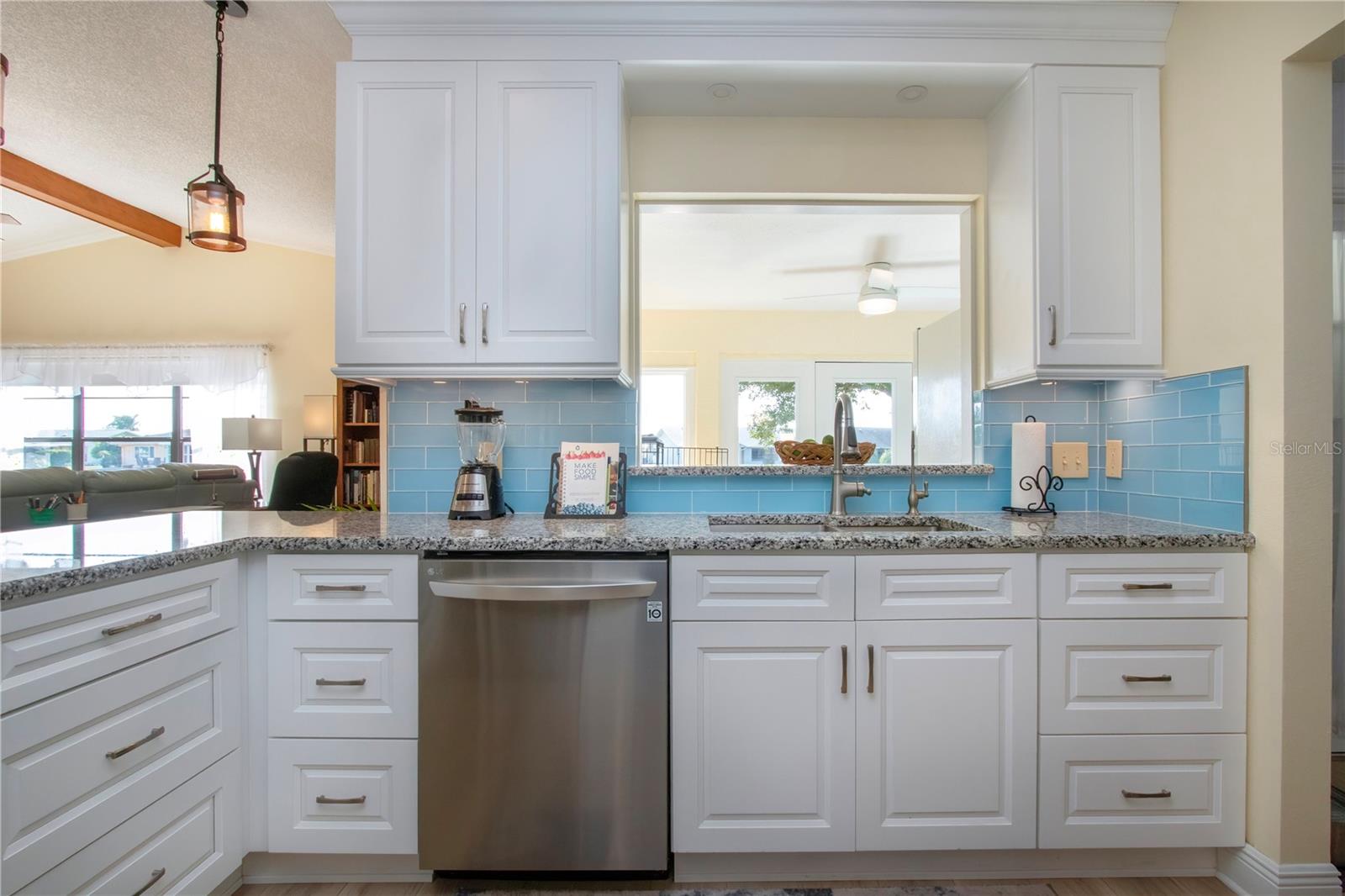 2016 E VIEW DR, SUN CITY CENTER, FL, 33573