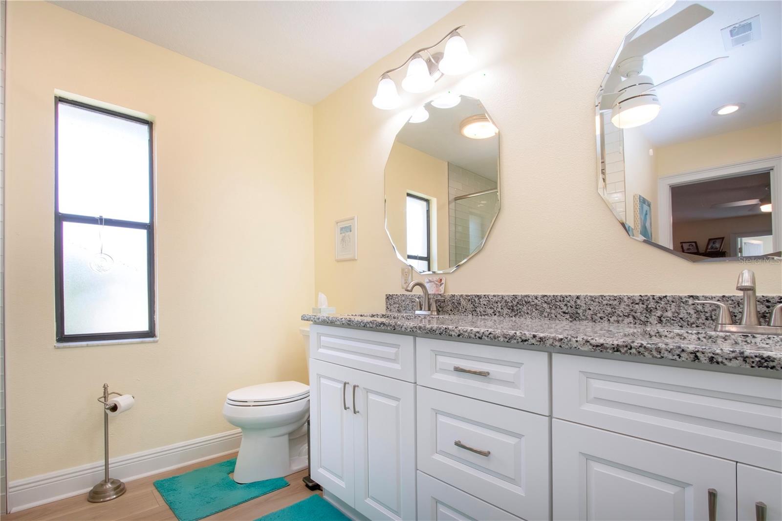 2016 E VIEW DR, SUN CITY CENTER, FL, 33573