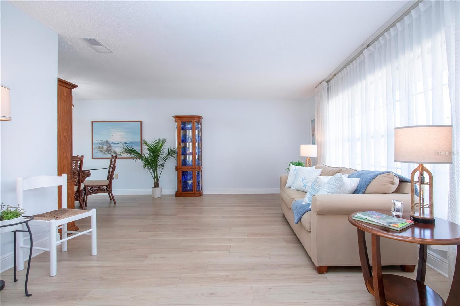 2016 E VIEW DR, SUN CITY CENTER, FL, 33573