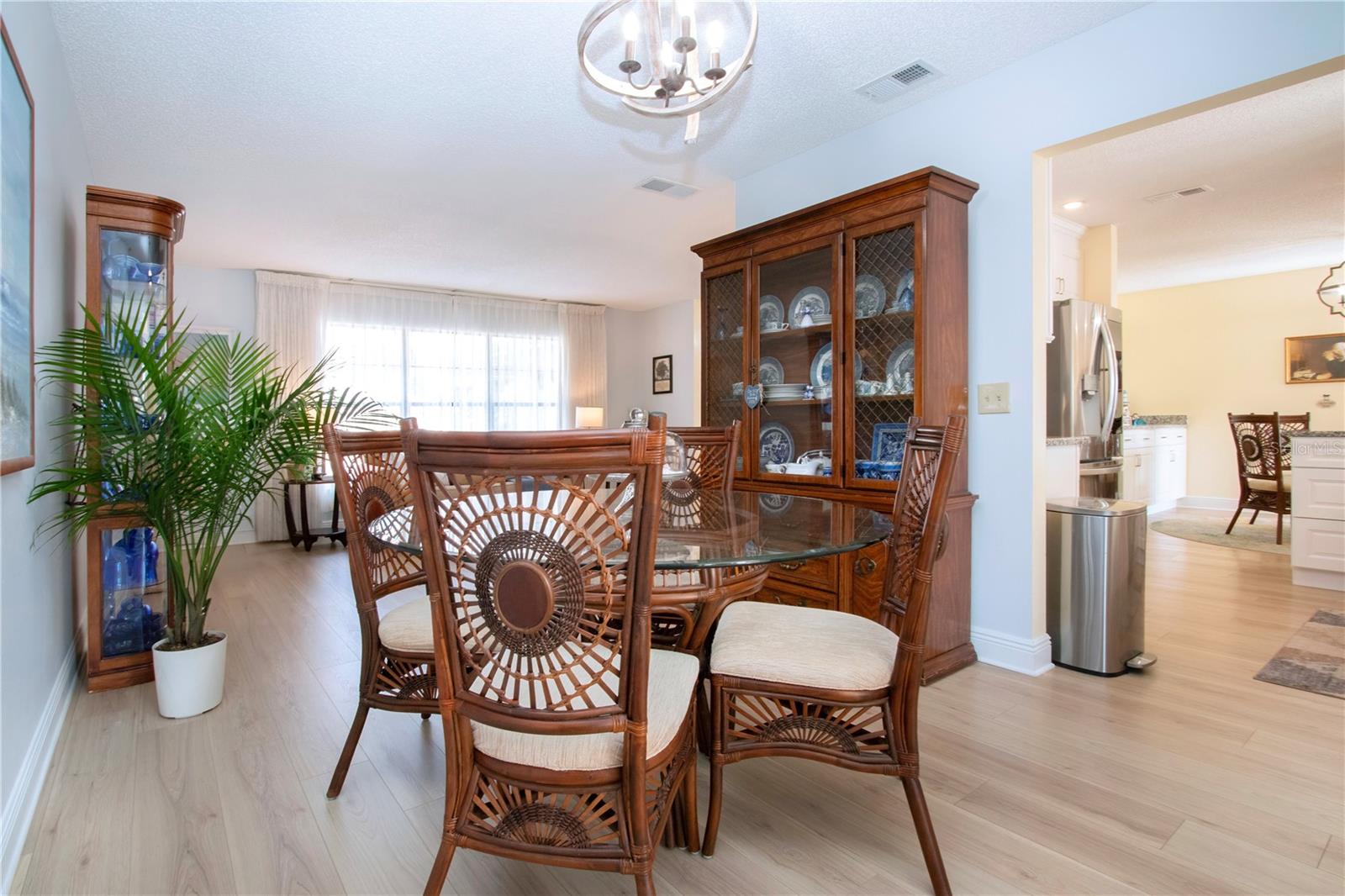 2016 E VIEW DR, SUN CITY CENTER, FL, 33573