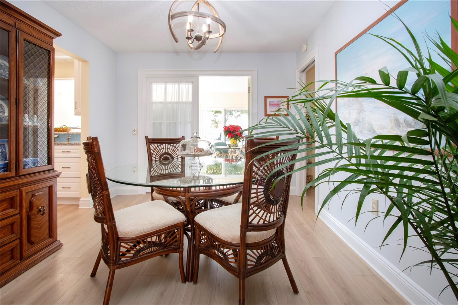 2016 E VIEW DR, SUN CITY CENTER, FL, 33573