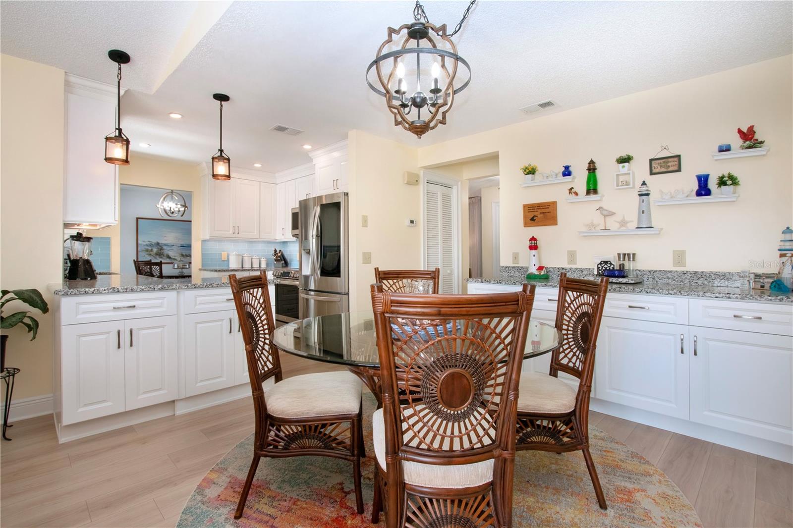 2016 E VIEW DR, SUN CITY CENTER, FL, 33573