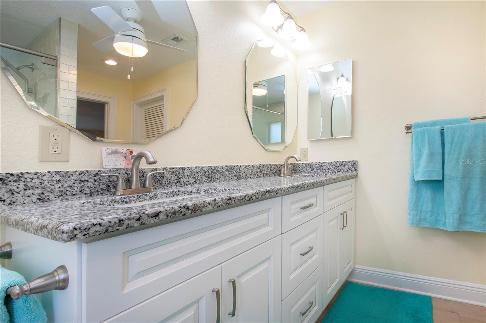 2016 E VIEW DR, SUN CITY CENTER, FL, 33573