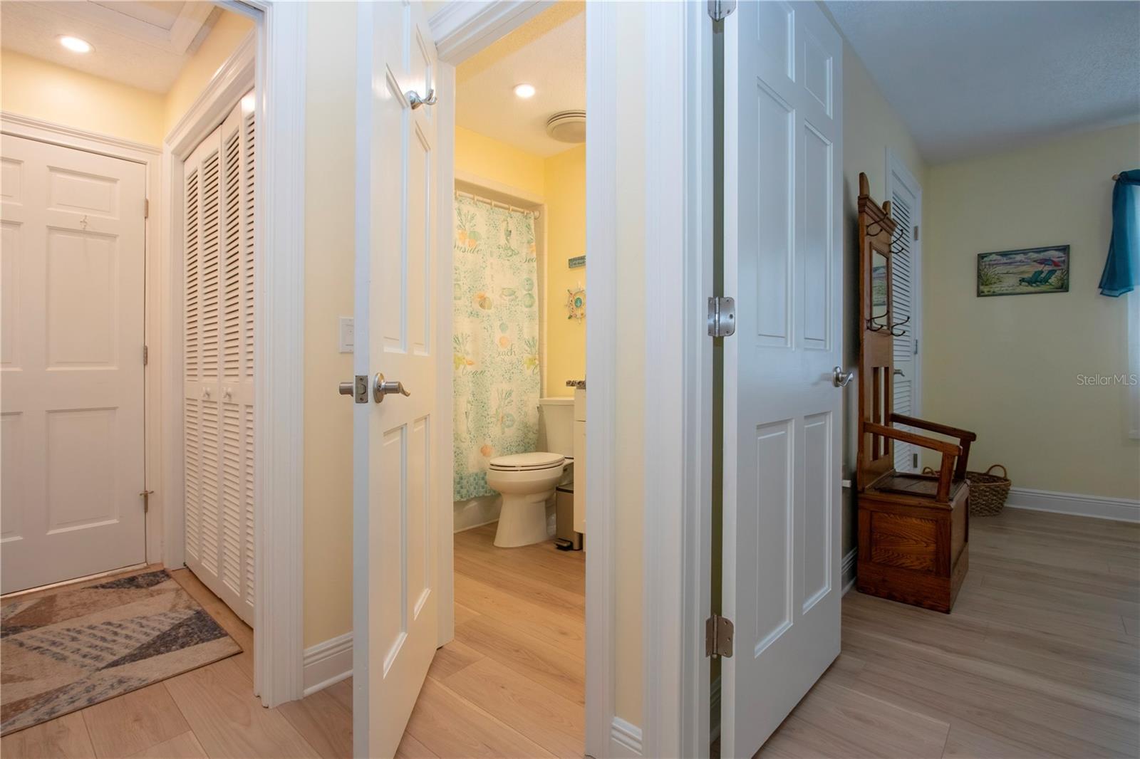 2016 E VIEW DR, SUN CITY CENTER, FL, 33573