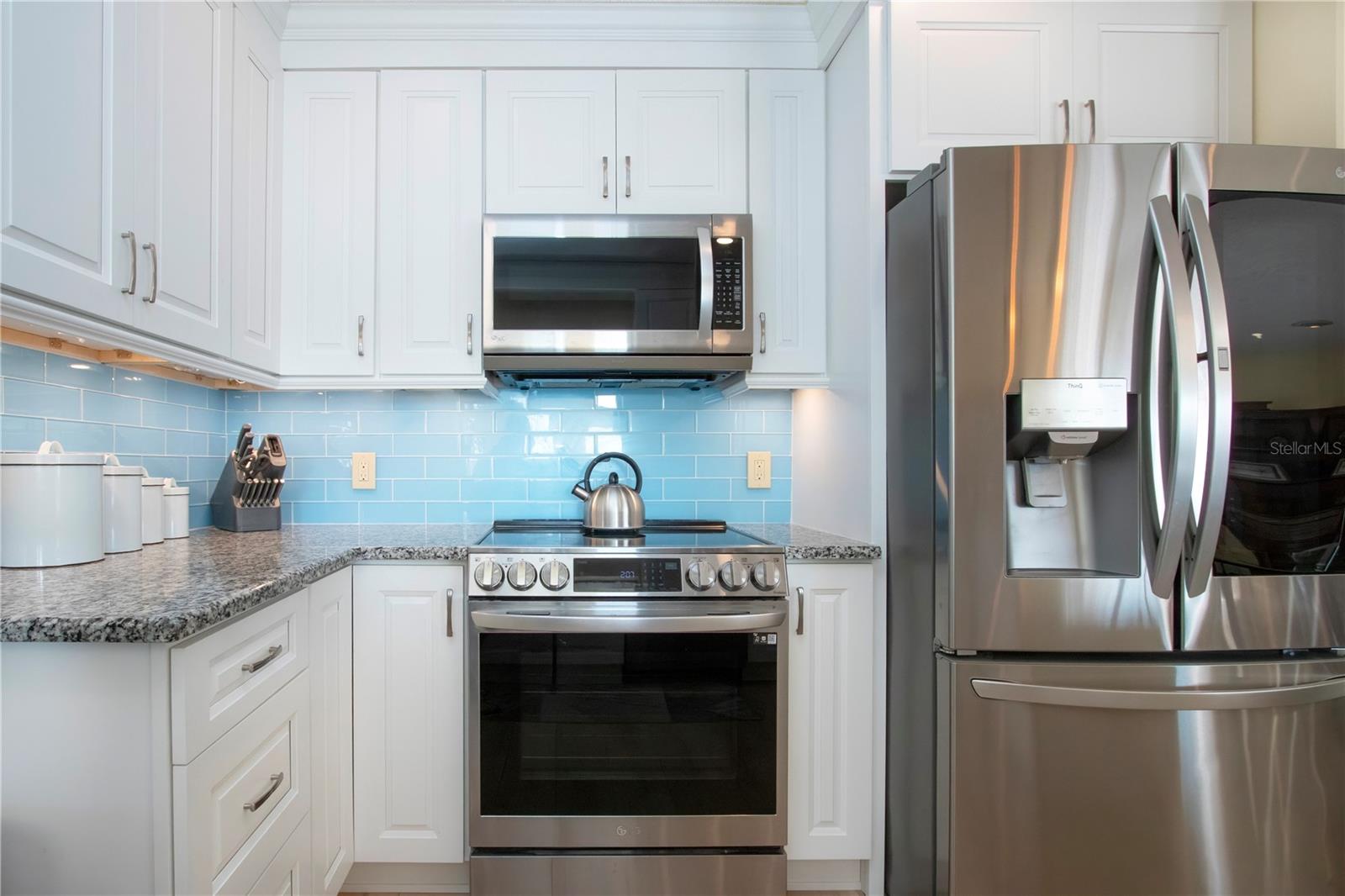 2016 E VIEW DR, SUN CITY CENTER, FL, 33573