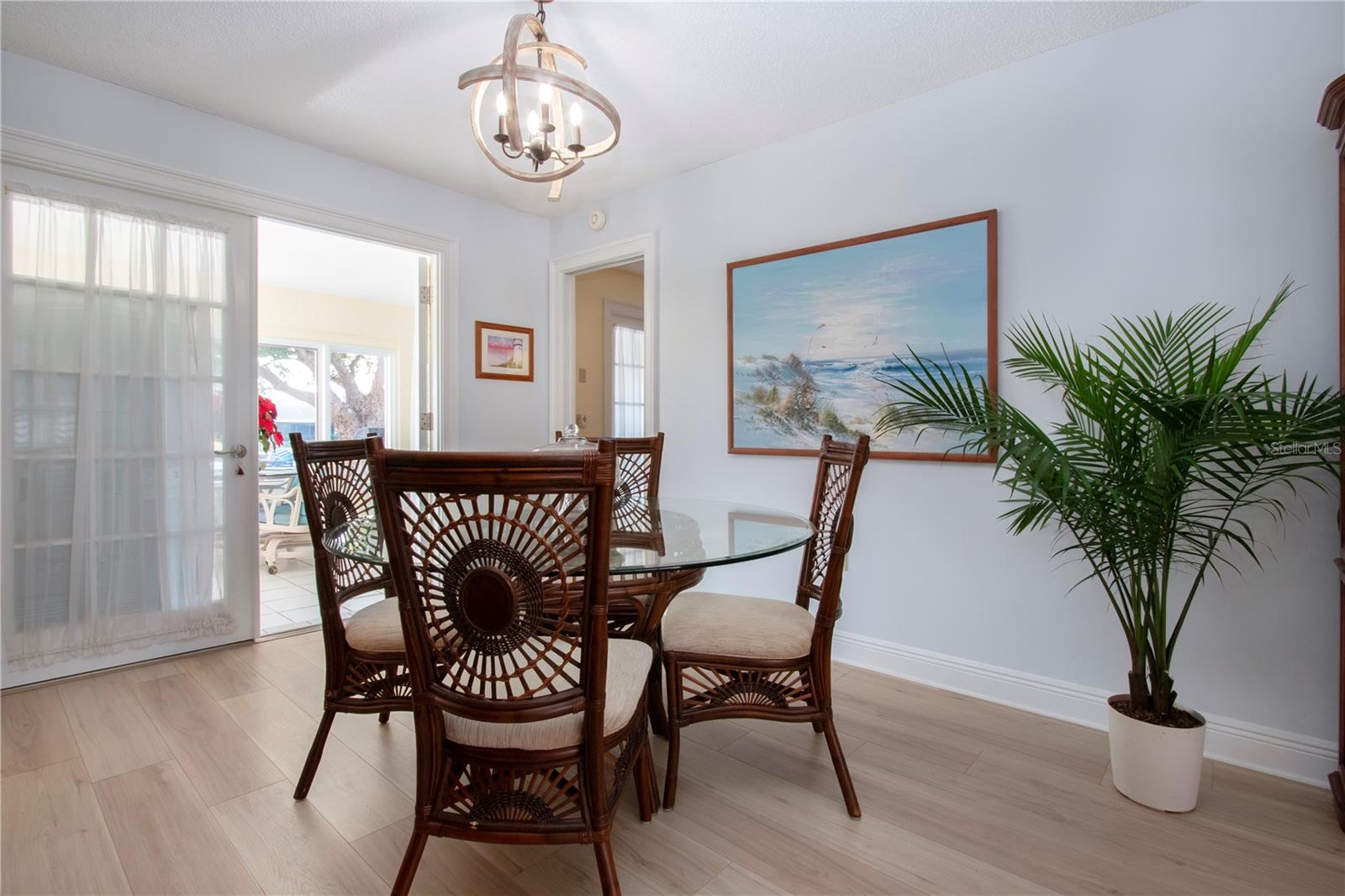 2016 E VIEW DR, SUN CITY CENTER, FL, 33573