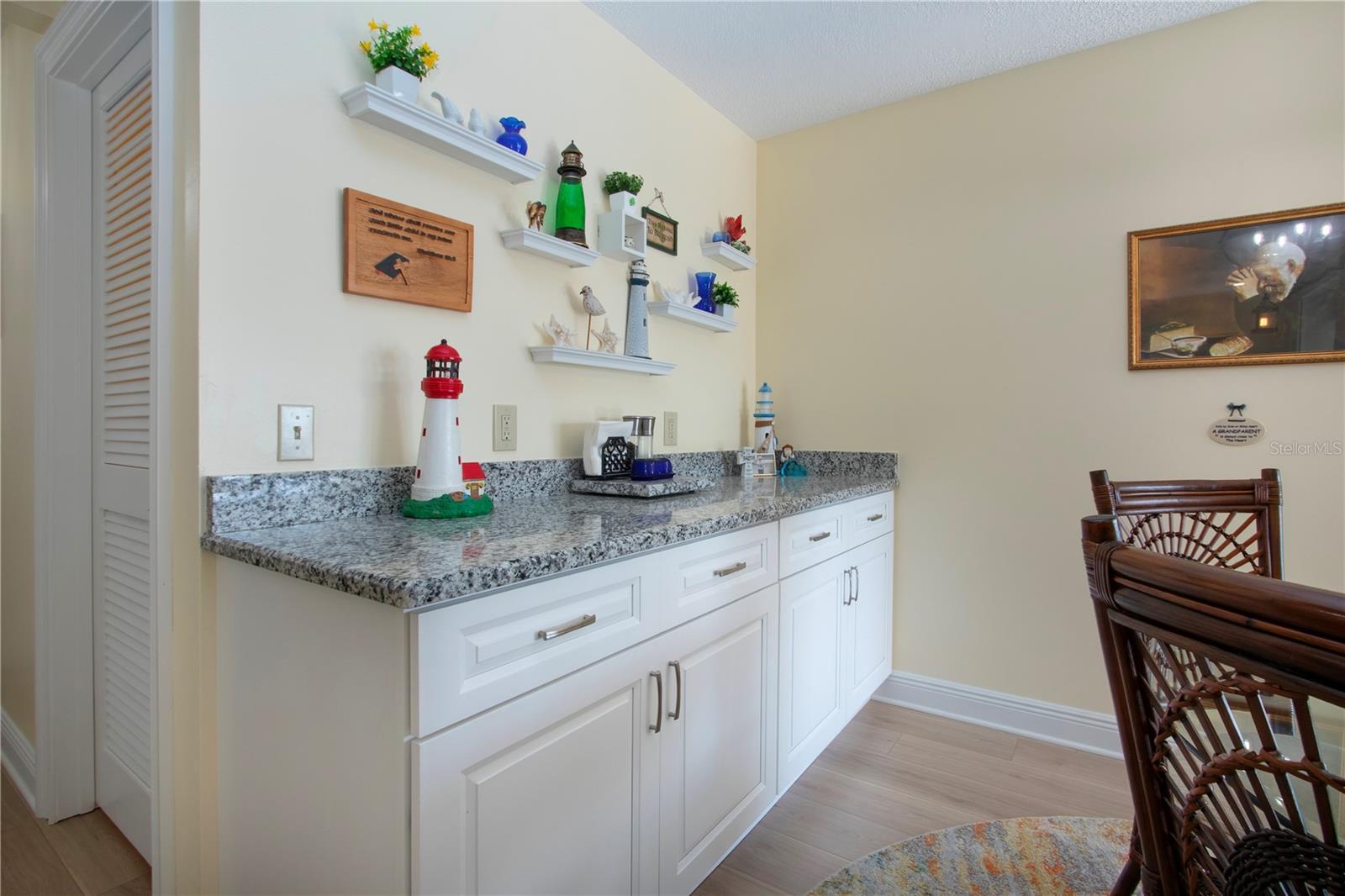 2016 E VIEW DR, SUN CITY CENTER, FL, 33573