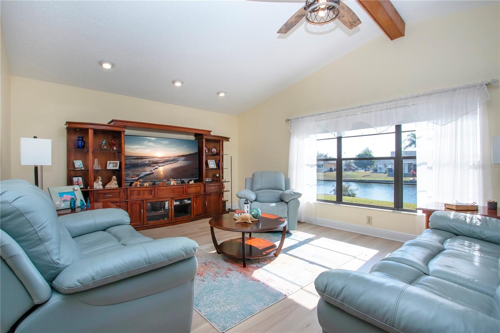 2016 E VIEW DR, SUN CITY CENTER, FL, 33573