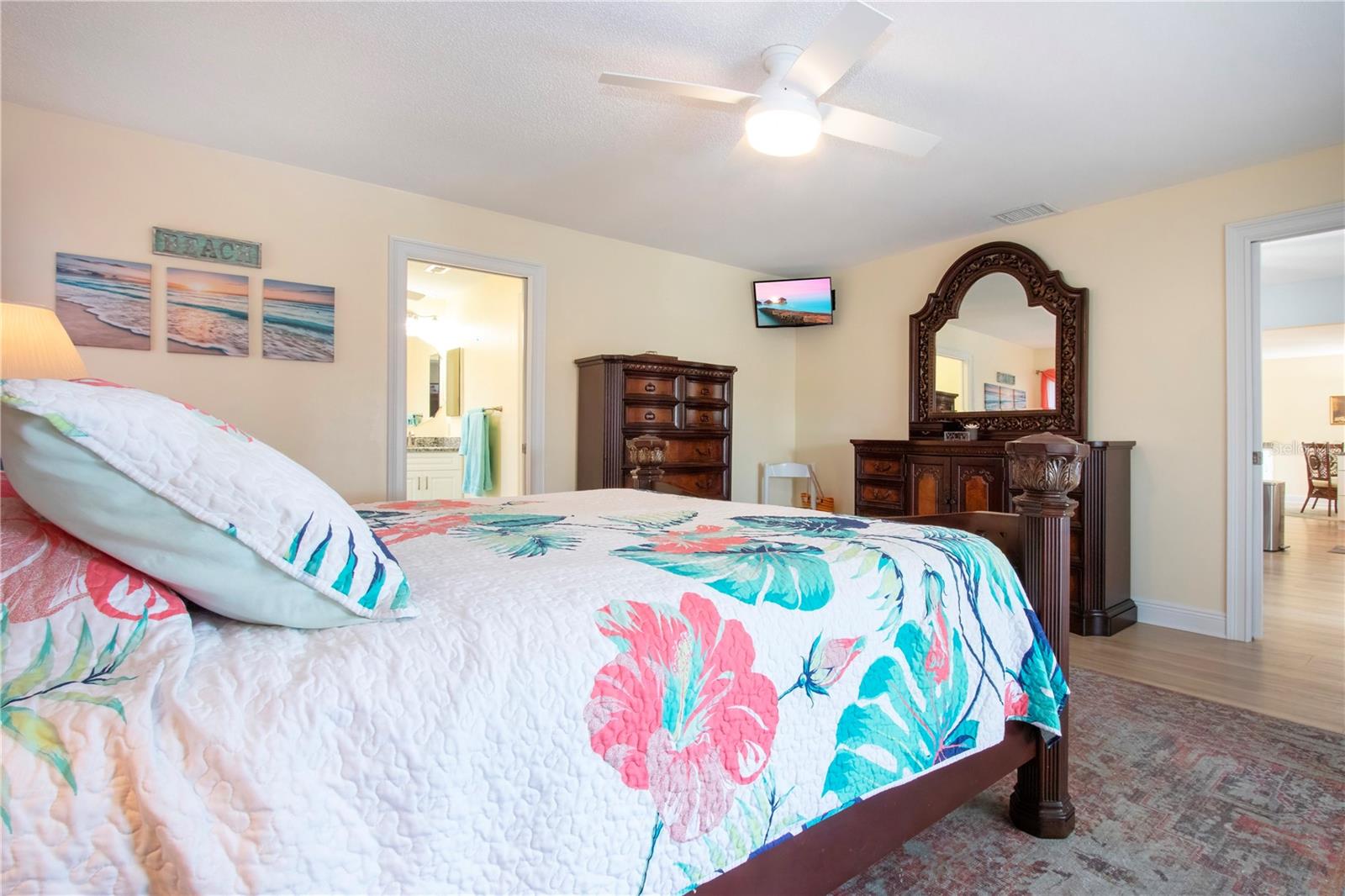 2016 E VIEW DR, SUN CITY CENTER, FL, 33573