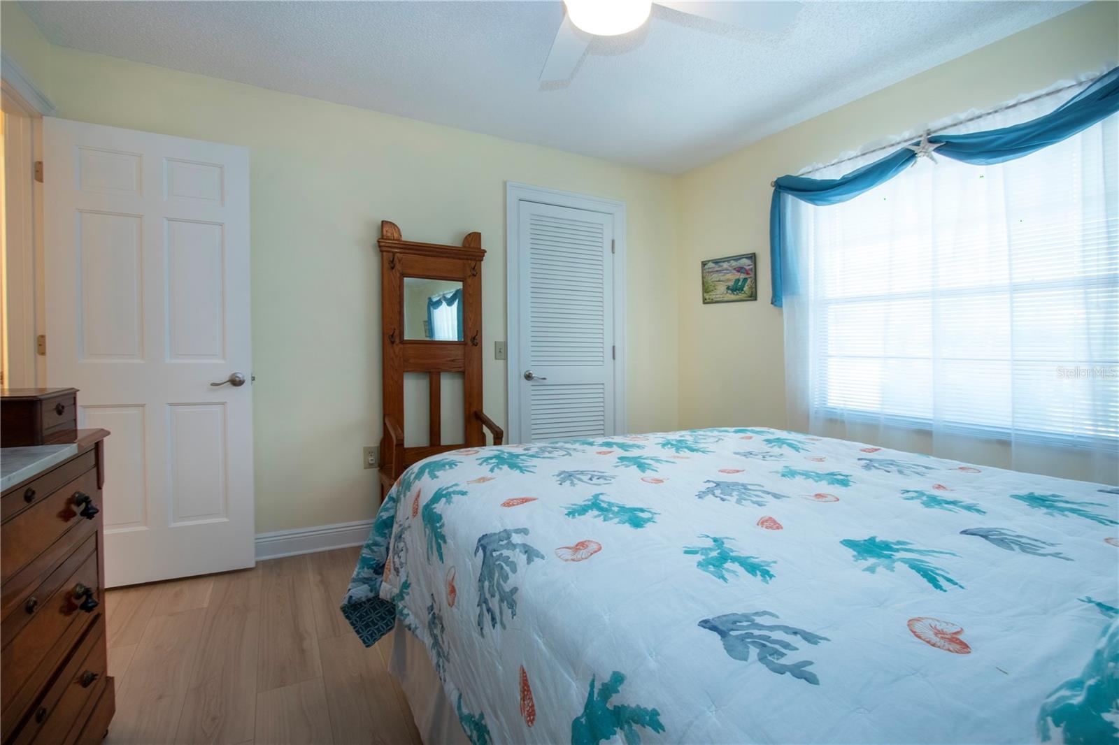 2016 E VIEW DR, SUN CITY CENTER, FL, 33573