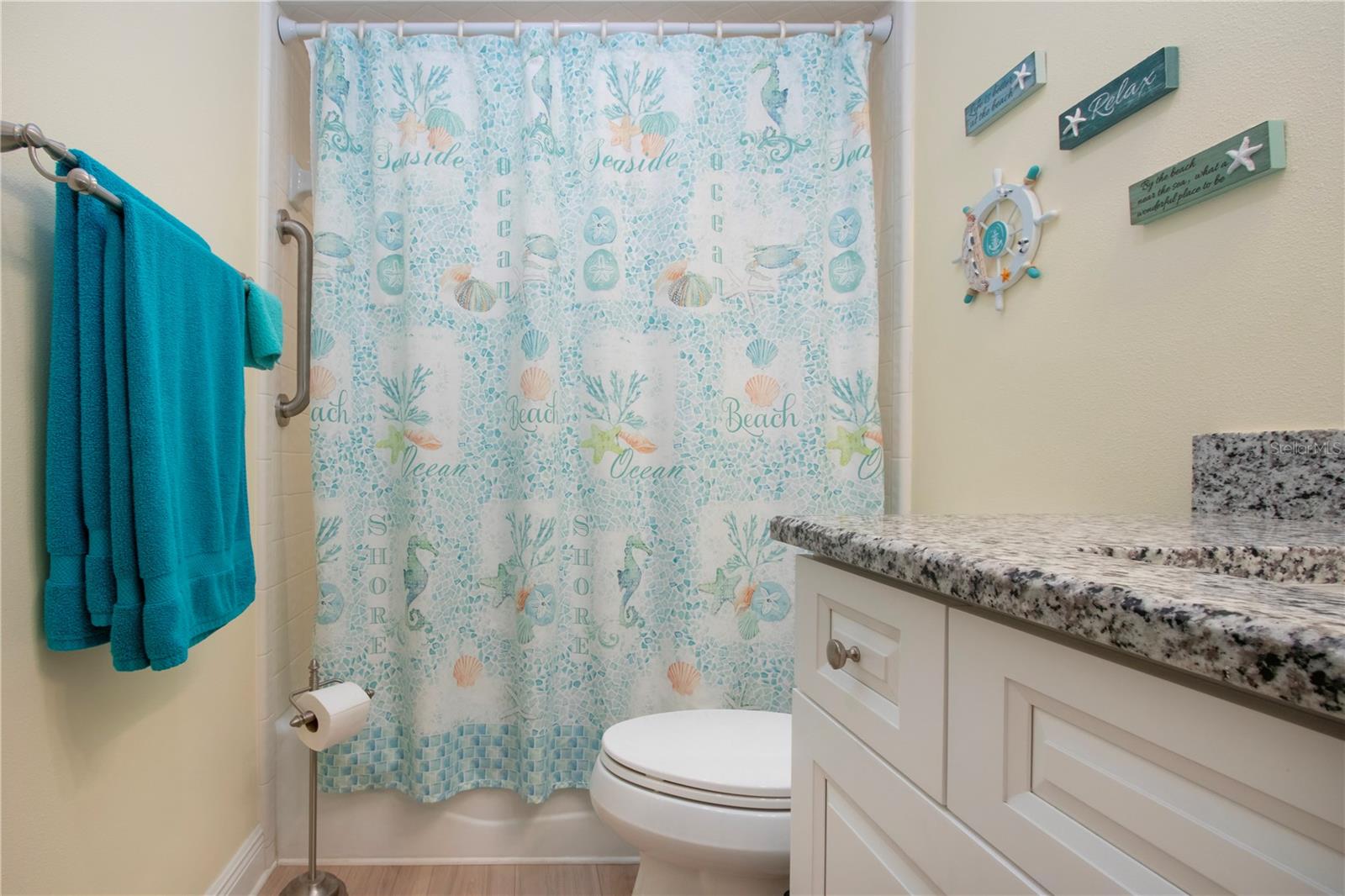 2016 E VIEW DR, SUN CITY CENTER, FL, 33573