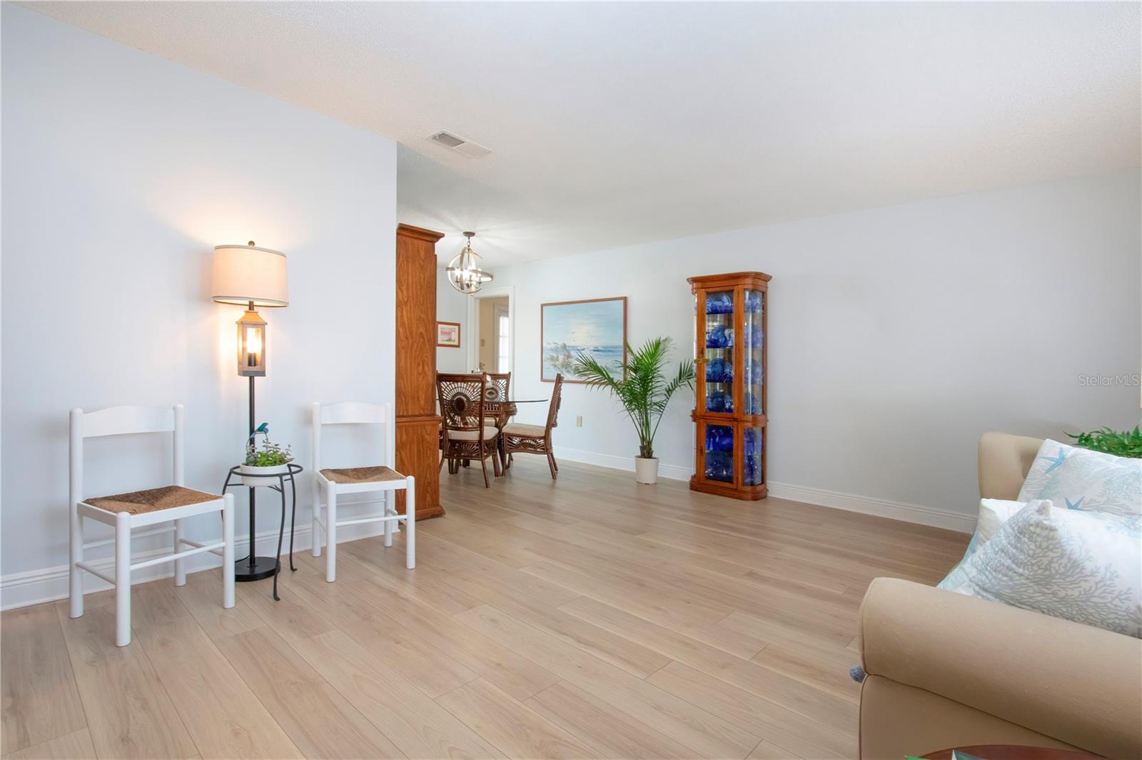 2016 E VIEW DR, SUN CITY CENTER, FL, 33573