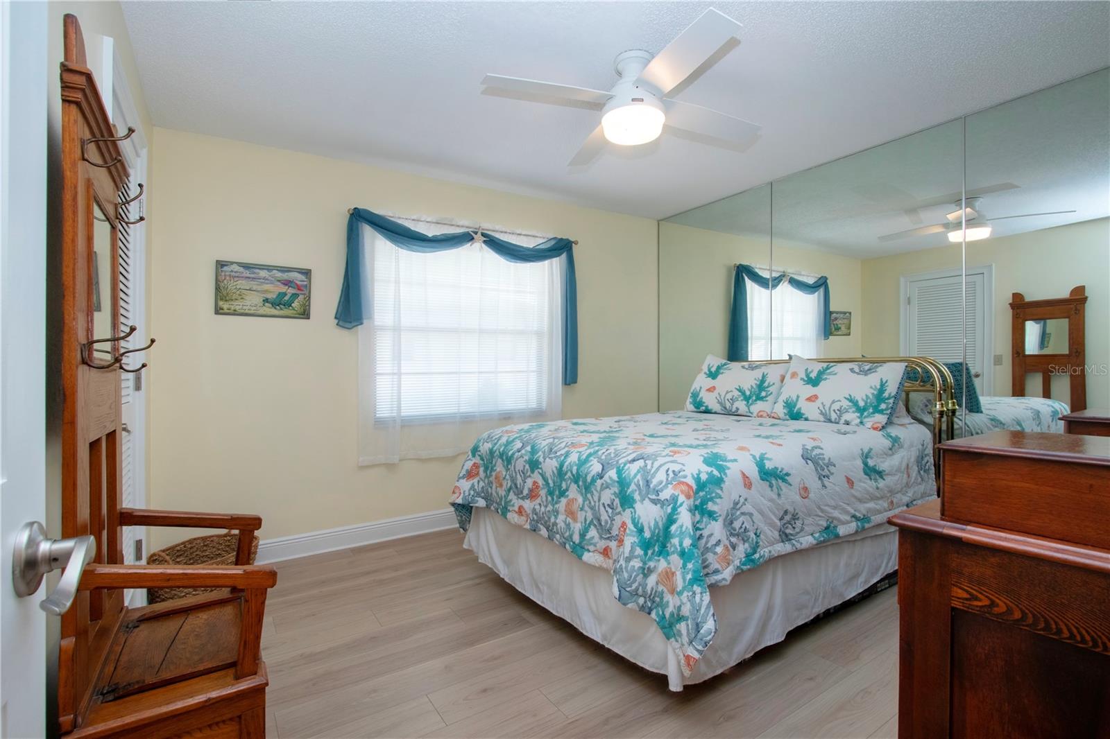 2016 E VIEW DR, SUN CITY CENTER, FL, 33573