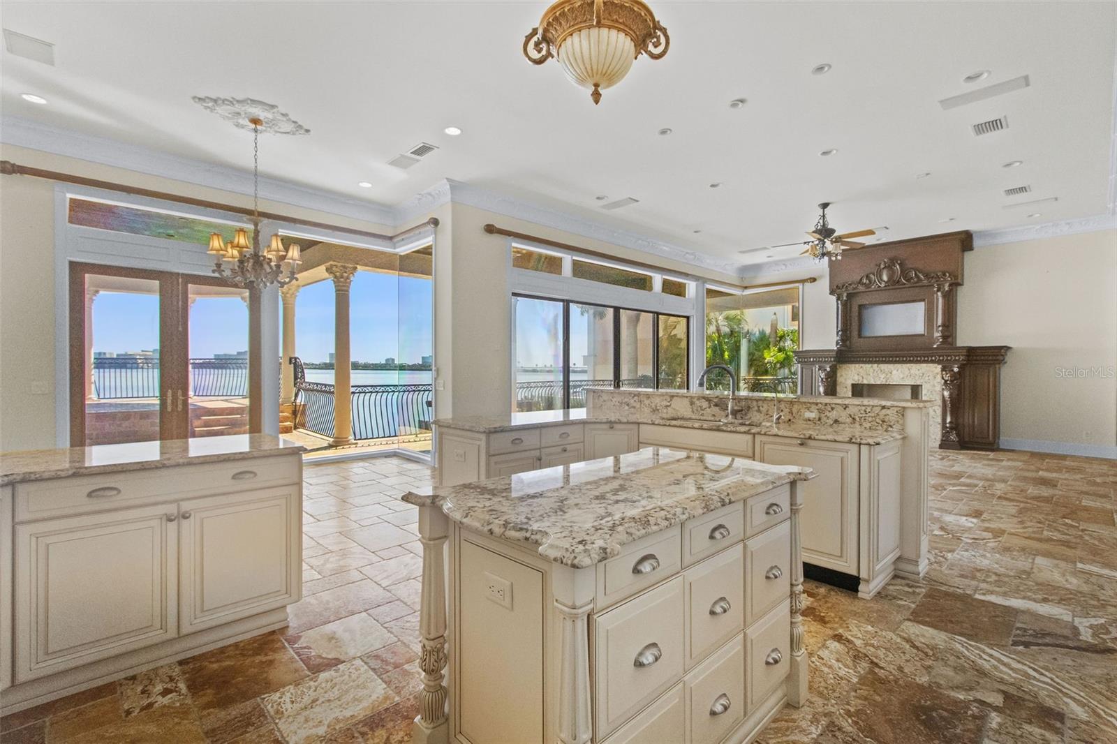 4107 CAUSEWAY VISTA DR, TAMPA, FL, 33615