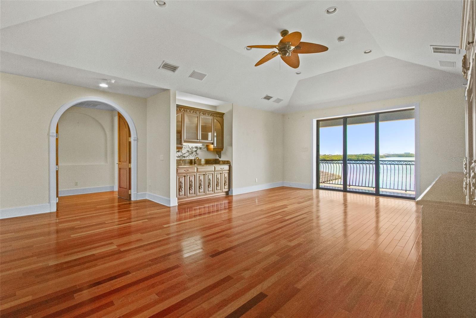 4107 CAUSEWAY VISTA DR, TAMPA, FL, 33615